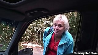 Milf getting fuck in car